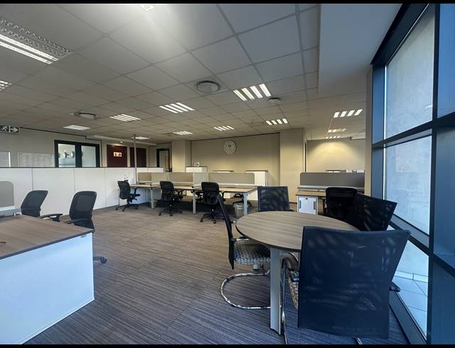 423M² OFFICE TO LET IN SANDTON CENTRAL